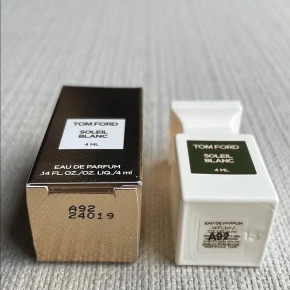 Tom Ford Soleil Blanc miniature fragrance - Picture 4 of 11